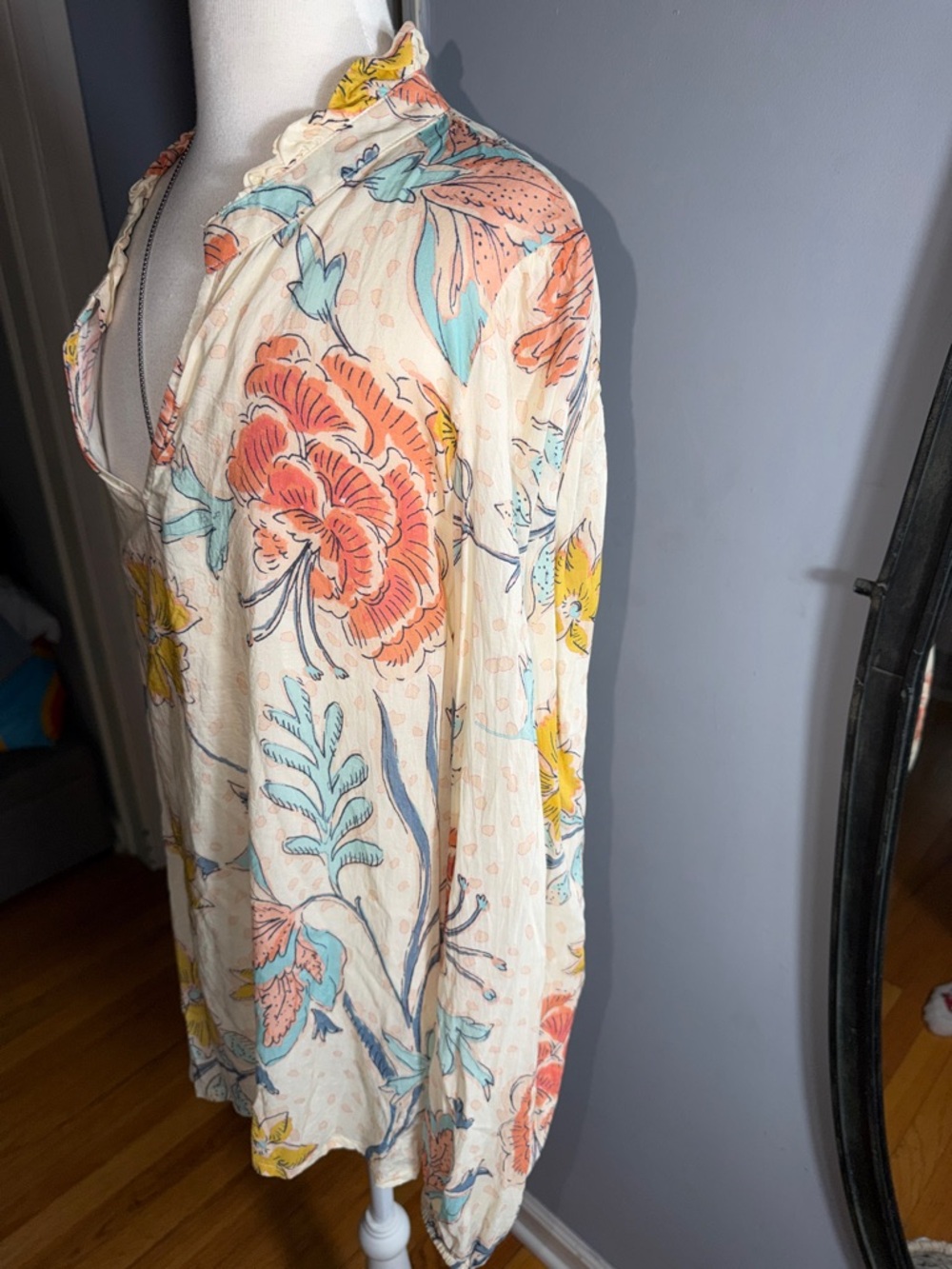 Spartina 449 Cream Floral V-Neck Blouse with Yellow & Coral Accents - Picture 4 of 9
